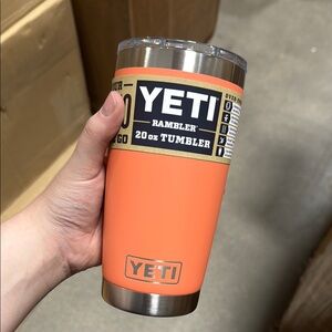 YETI RAMBLER® MAGSLIDER™ LID 20OZ TUMBLER CORAL